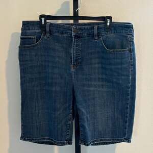 Chico's So Slimming Girlfriend Denim Bermuda Shorts Blue Size 14